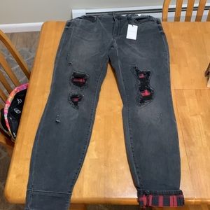 NWT Judy blue Mid rise skinny jeans size 14 W